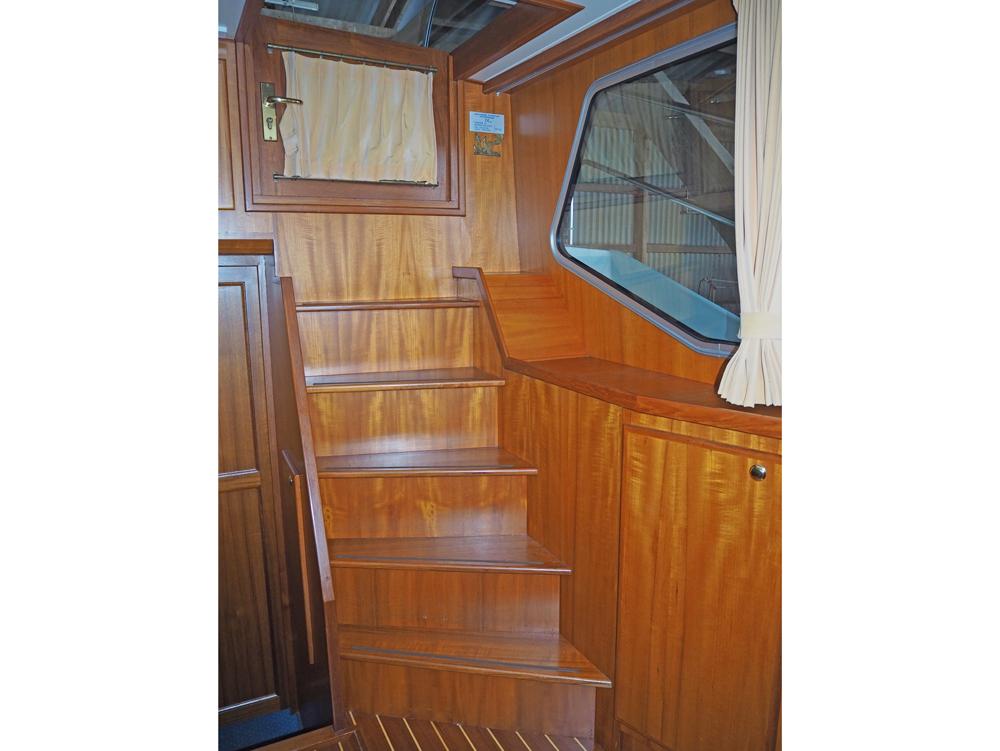 Saloon, Accommodation